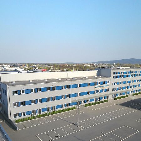 Win Budget B&B Wiener Neustadt Exterior foto