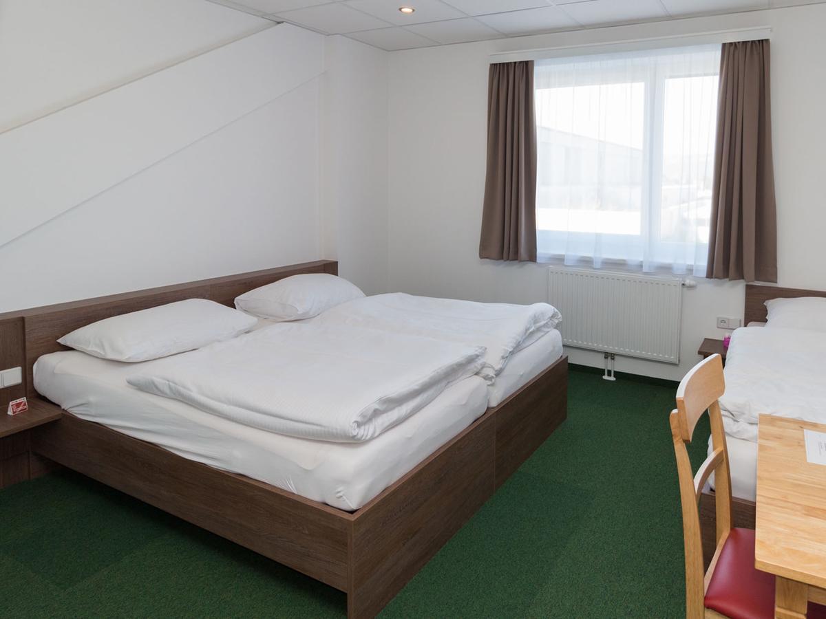 Win Budget B&B Wiener Neustadt Exterior foto