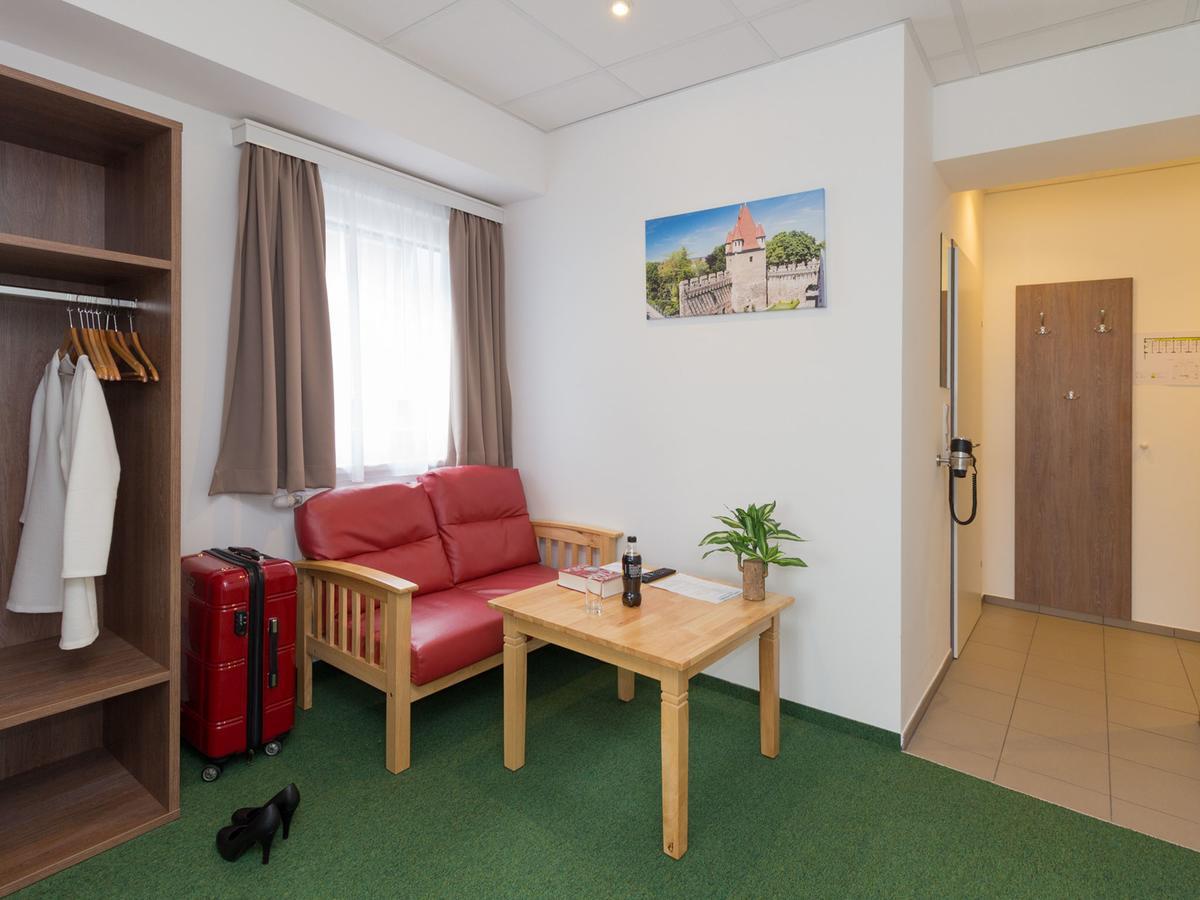 Win Budget B&B Wiener Neustadt Exterior foto